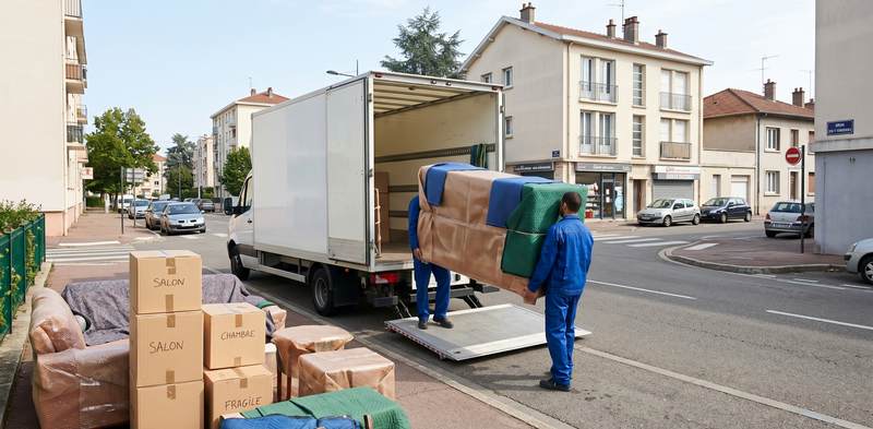 Emballage du mobilier avant transport
